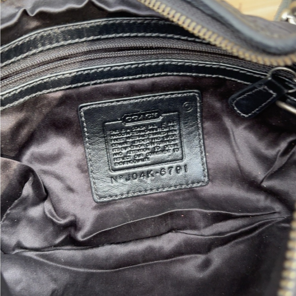 COPY - Coach Black Shoulder Bag with Signature Pattern - Picture 3 of 6
